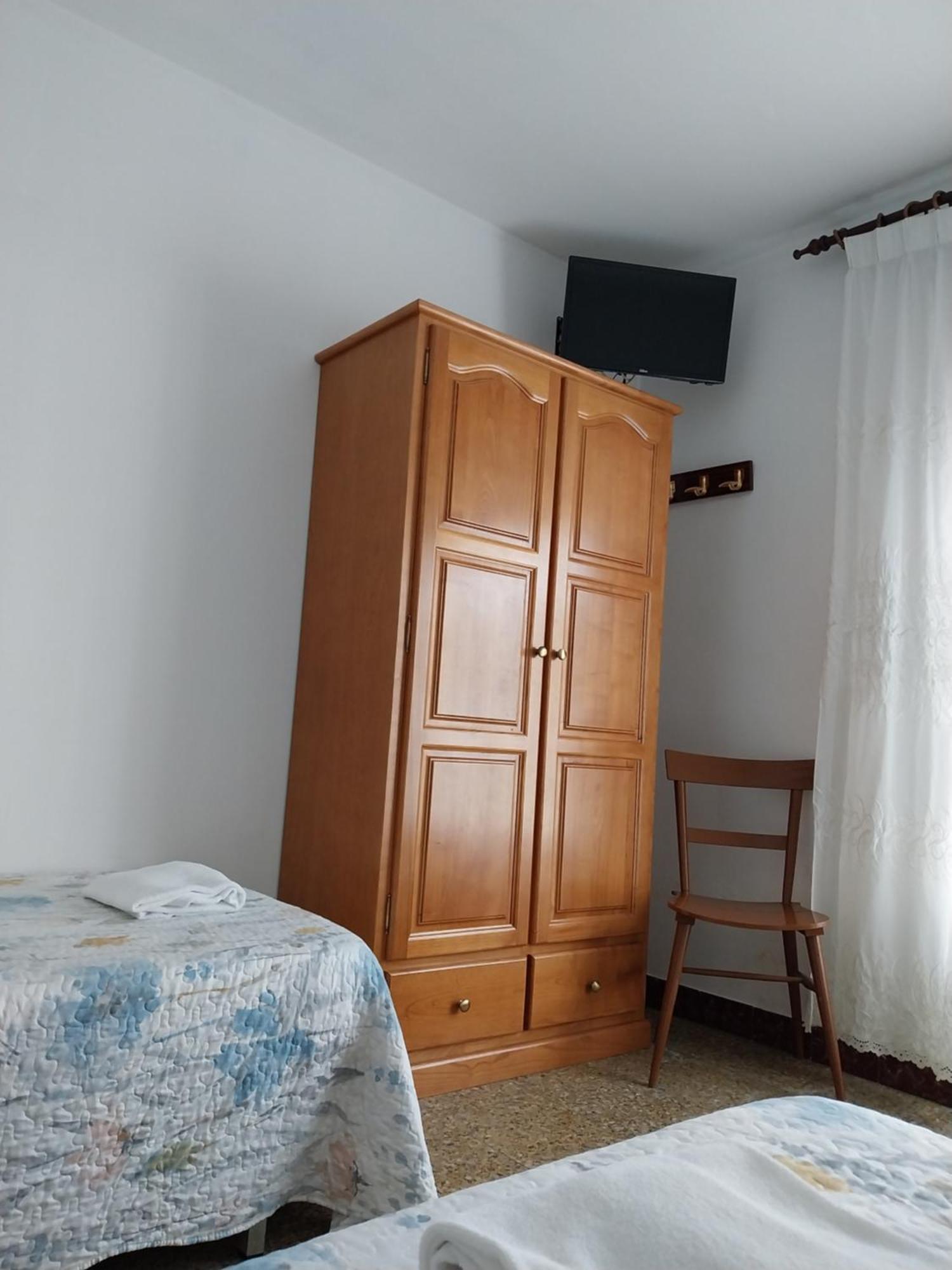 Pension Glorioso Hostel Пикаранья Экстерьер фото