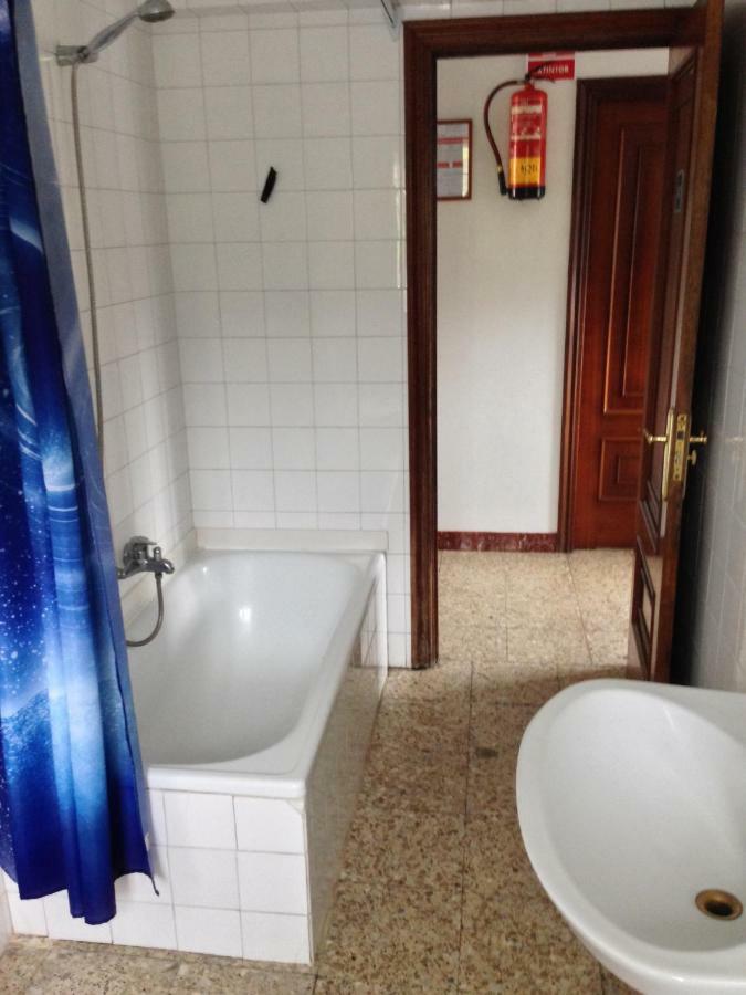 Pension Glorioso Hostel Пикаранья Экстерьер фото